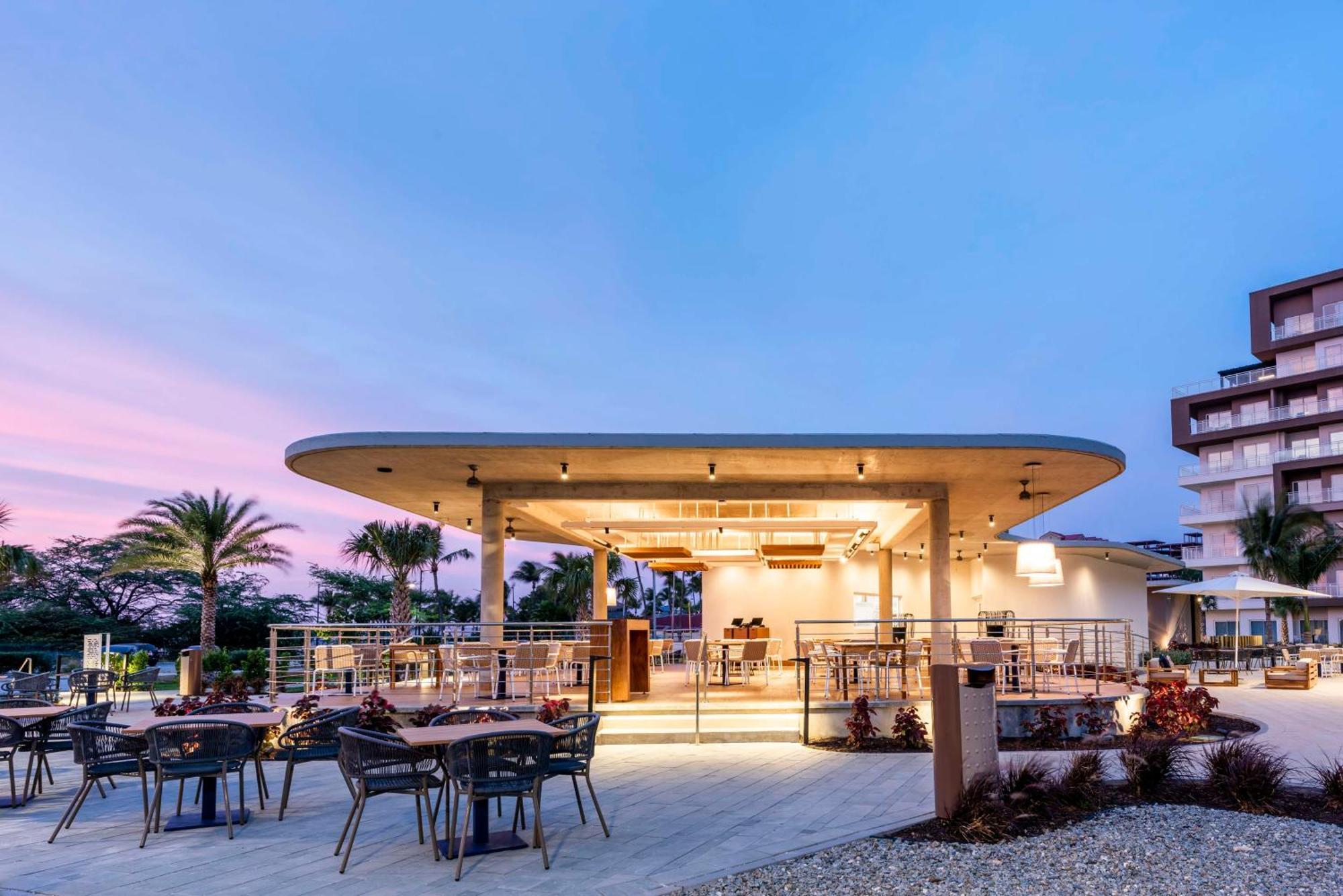 Embassy Suites By Hilton Aruba Beach Resort Palm Beach Exterior photo