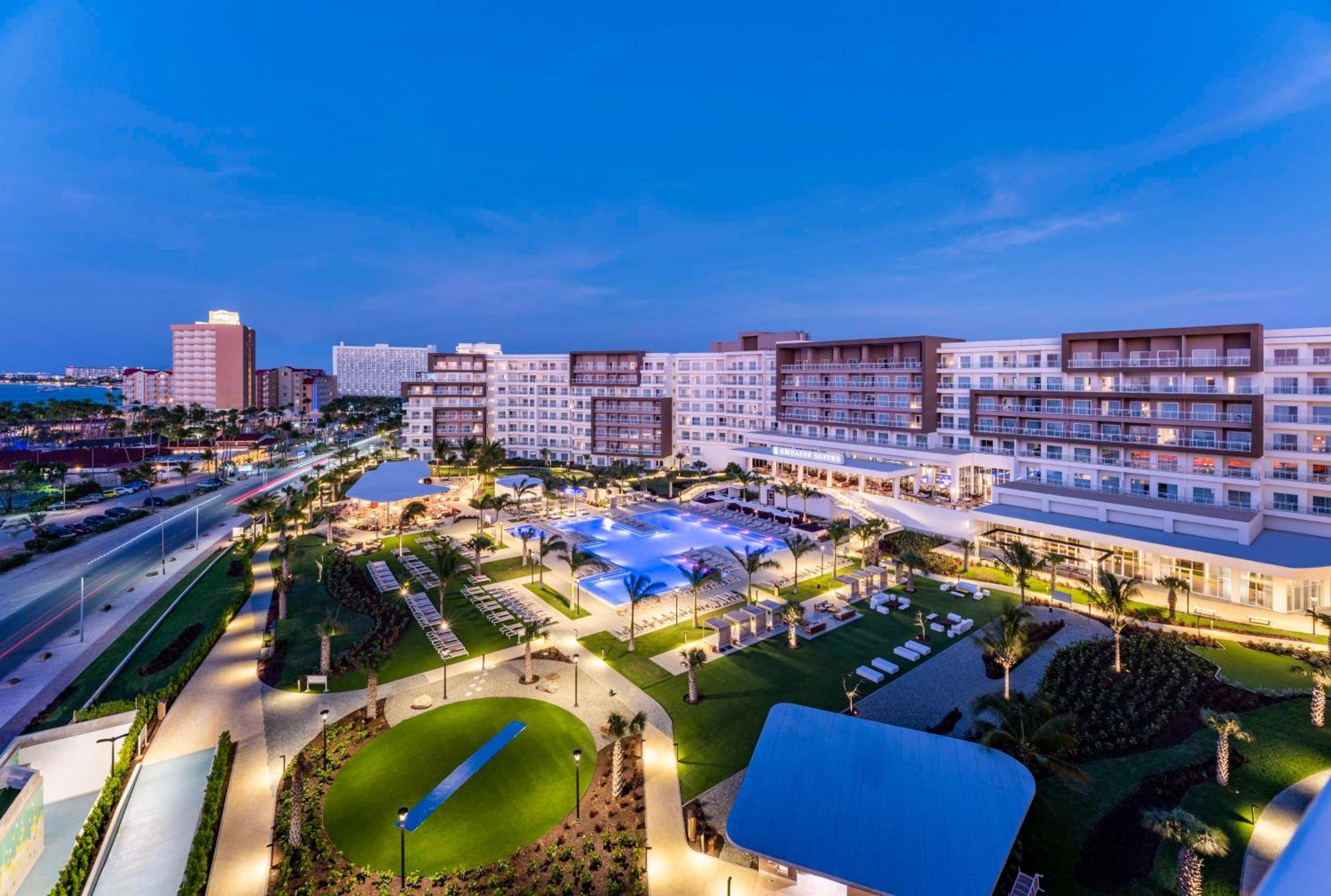 Embassy Suites By Hilton Aruba Beach Resort Palm Beach Exterior photo